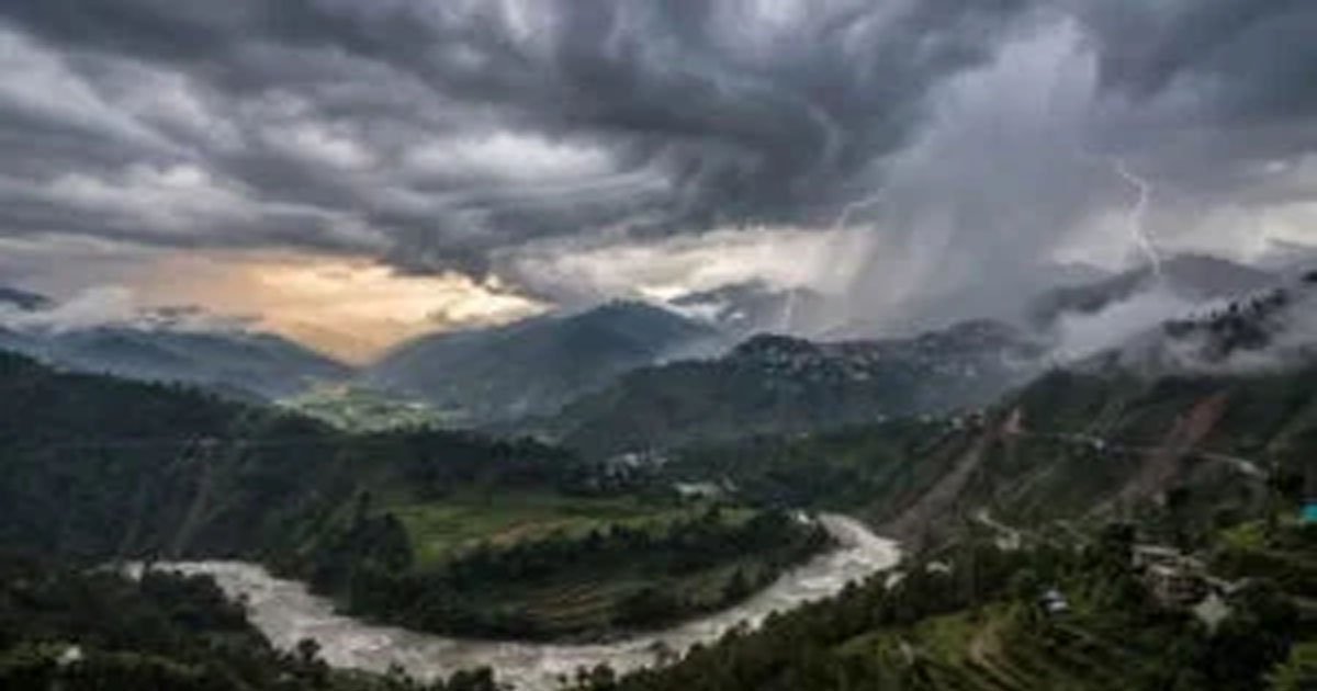 चारधाम यात्रा अपडेट: उत्तराखंड में बारिश और भूस्खलन का असर, श्रद्धालुओं की सुरक्षा के लिए यात्रा रोकी गई अस्थायी रूप से