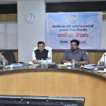 श्रमिक परिवारों को मिले शासन की विभिन्न योजनाओं का लाभ : श्रम मंत्री  लखन लाल देवांगन