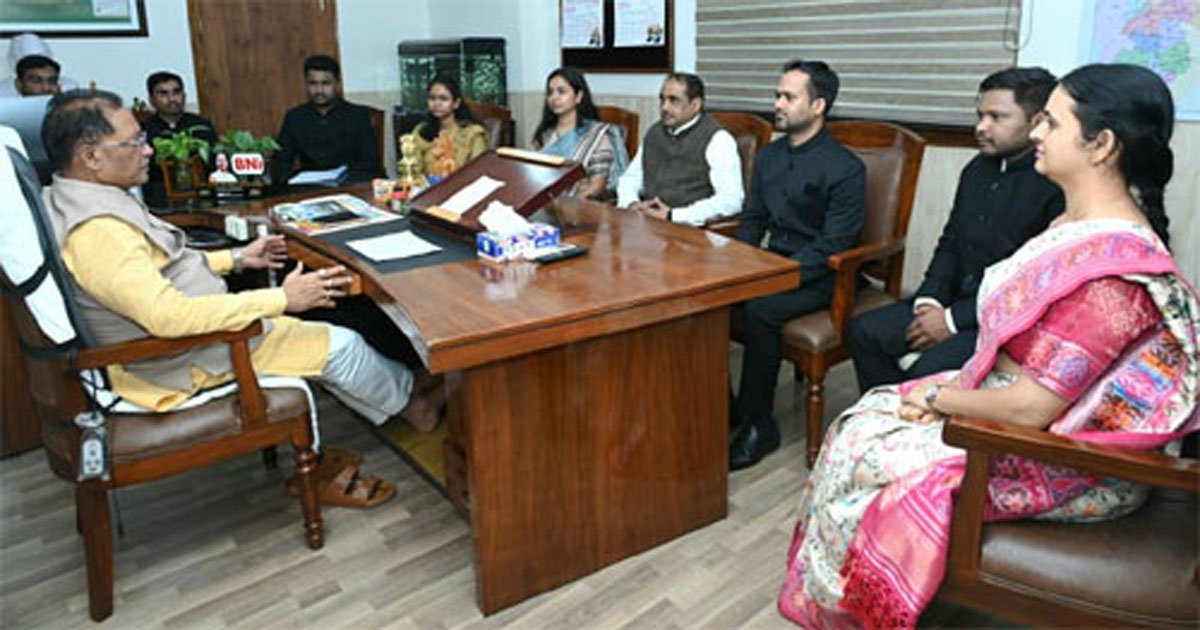 कर्तव्यनिष्ठ होकर जनसेवा एवं सुशासन के लिए जमीनी स्तर पर करें बेहतर कार्य : मुख्यमंत्री साय