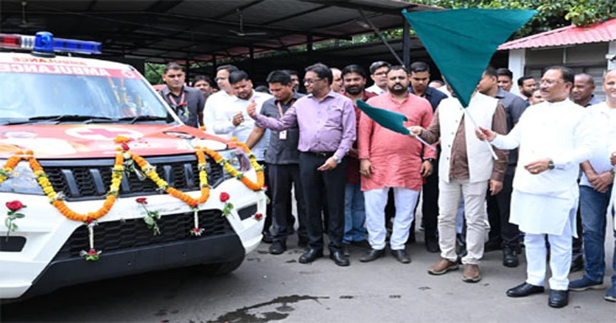 मुख्यमंत्री साय ने धरसींवा विधानसभा को दी नि:शुल्क एम्बुलेंस की सौगात