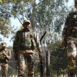 CG – बीमार ग्रामीण के लिए देवदूत बने DRG जवान, कंधे पर लादकर पहुंचाया अस्पताल, निभाया इंसानियत का फर्ज…..