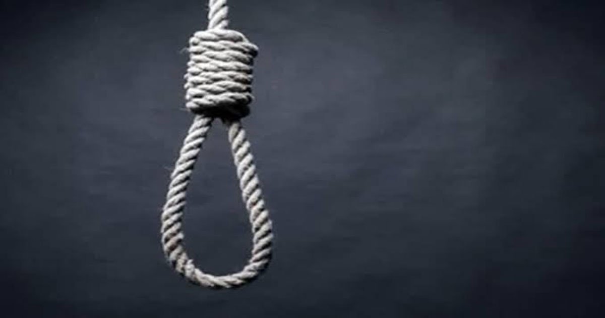 CG – महिला को मृत समझकर कमरे में ताला लगाकर लौट गई पुलिस, 2 घंटे बाद खोला दरवाजा तो नजारा देख रह गई हैरान