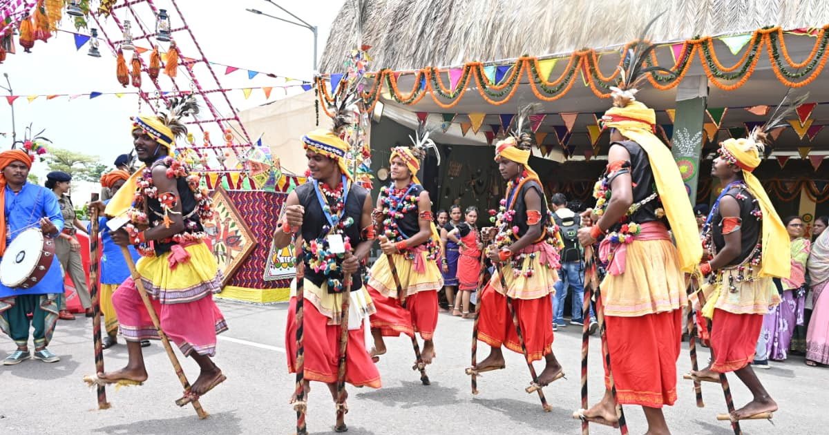 छत्तीसगढ़ के पहले पर्व हरेली पर मुख्यमंत्री निवास में सजी लोक संस्कृति की जीवंत झांकी