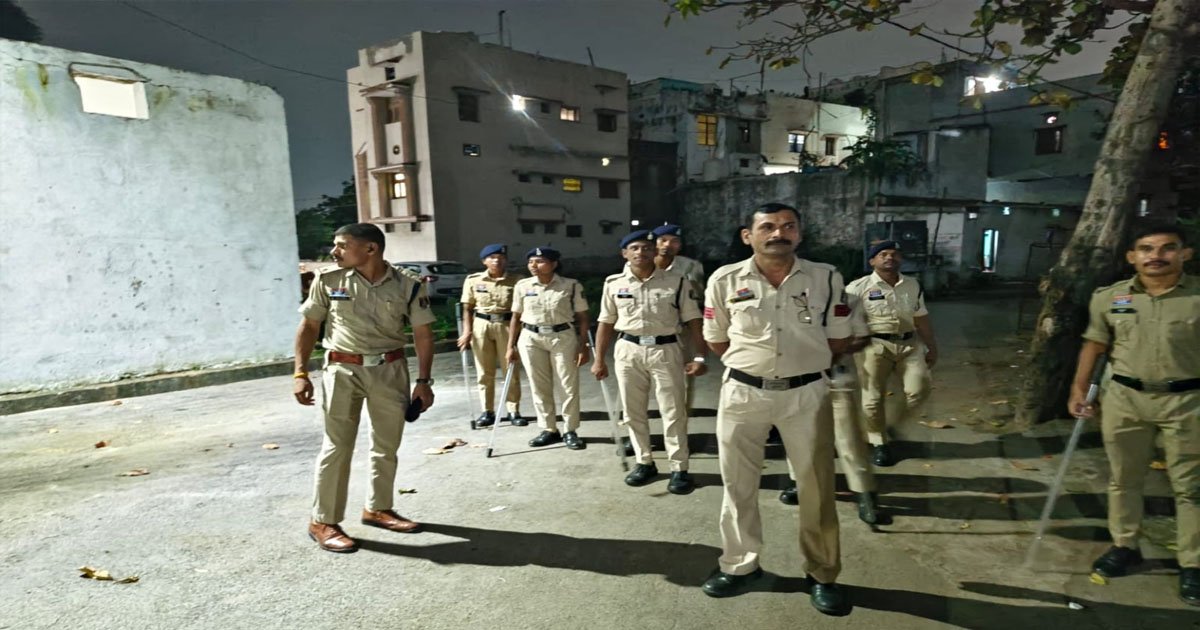 स्वतंत्रता दिवस के मद्देनजर रायपुर पुलिस का विशेष अभियान, 130 असामाजिक तत्वों पर कार्रवाई, 19 वारंट तामिल