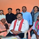 तीन बहनों ने एक साथ पास की नीट परीक्षा, उप मुख्यमंत्री विजय शर्मा ने घर पहुंचकर दी बधाई