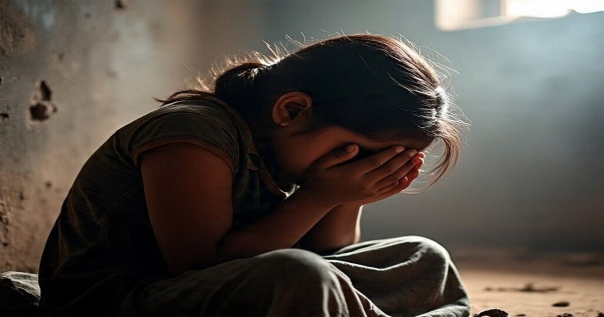 CG- पिता का दोस्त ही निकला दरिंदा, चिप्स देने के बाद मासूम बच्ची से की घिनौनी हरकत……