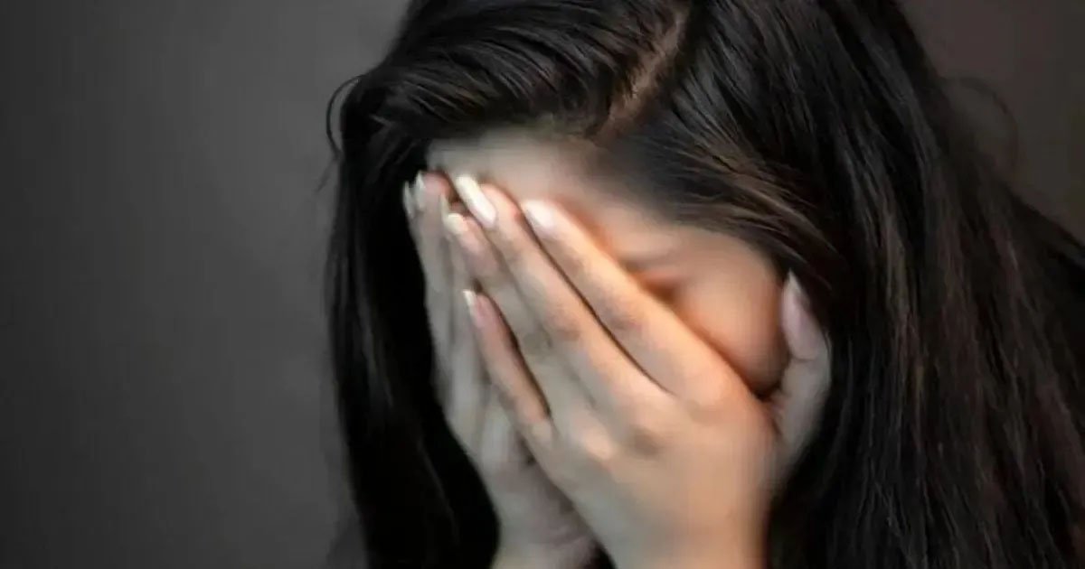 गुरु-शिष्य का रिश्ता शर्मसार! स्कूल के शिक्षक ने 11वीं की छात्रा को बनाया हवस का शिकार, घटना सामने आते ही मचा हड़कंप…