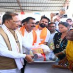 बाढ़ प्रभावित परिवारों के साथ पूरी संवेदनशीलता से खड़ी है सरकार : मुख्यमंत्री विष्णु देव साय