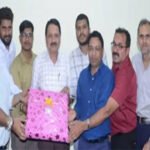 जिला जनसंपर्क कार्यालय के सहायक ग्रेड-1 अनिल सिंह को सेवानिवृत्ति पर दी गई भावभीनी विदाई