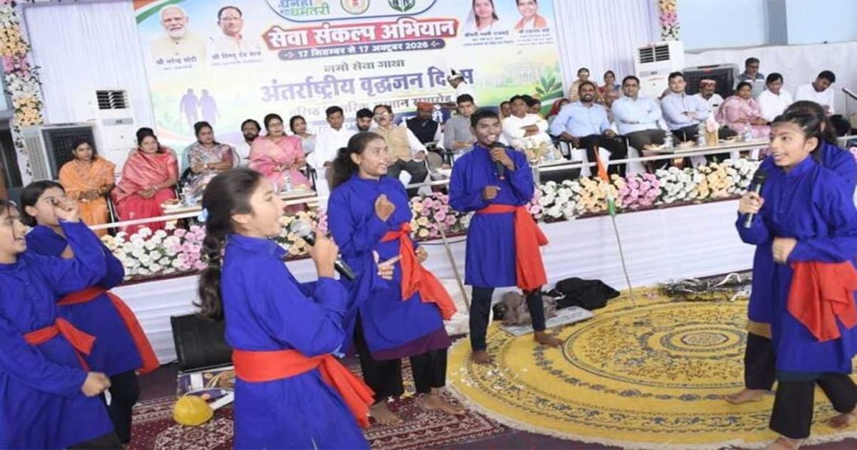 नुक्कड़ नाटक के जरिए पहुँचाया जनकल्याणकारी योजनाओं का संदेश
